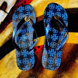 Preloved size 8 tory burch flip flops